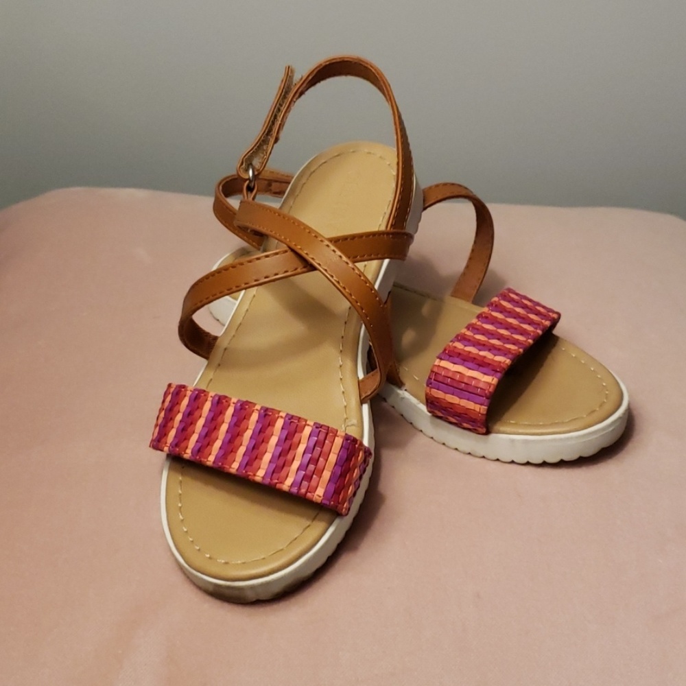 Pink x-strap sandals